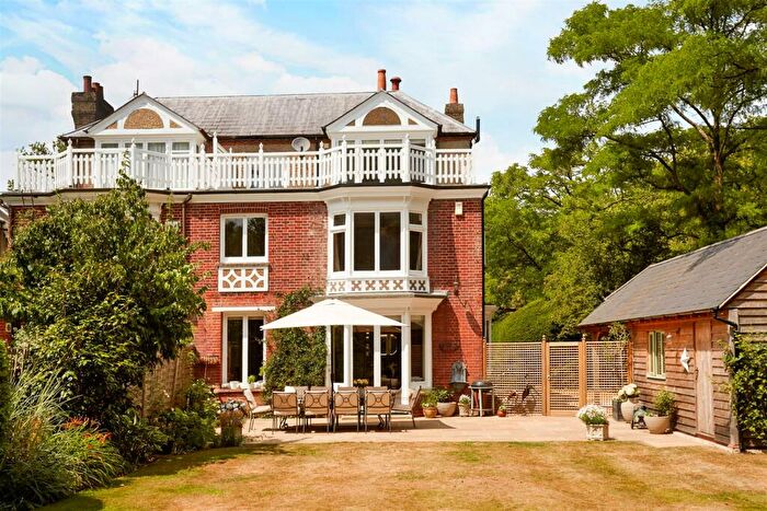 5 Bedroom House To Rent In Wonersh Common, Wonersh, GU5