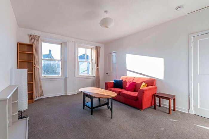 1 Bedroom Flat To Rent In L Richmond Place, Edinburgh, EH8