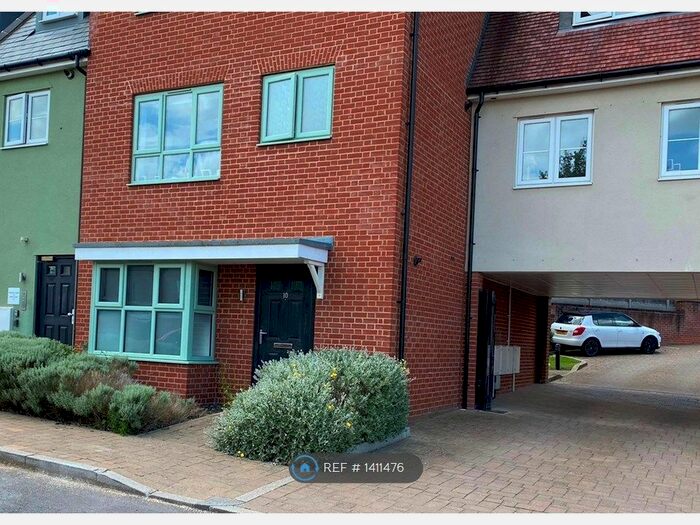 1 Bedroom Flat To Rent In Summerhouse Hill, Buckingham, MK18
