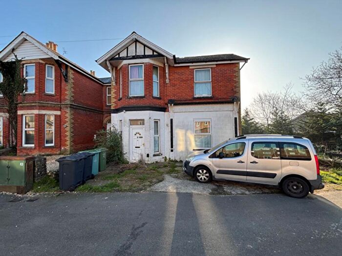 3 Bedroom Detached House For Sale In Swanmore Road, Ryde, Isle Of Wight, PO33