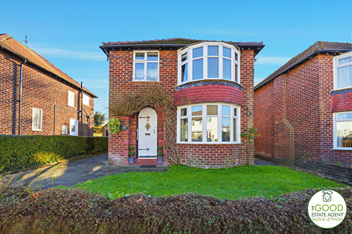 3 Bedroom Detached House For Sale In Meriton Road, Wilmslow, SK9