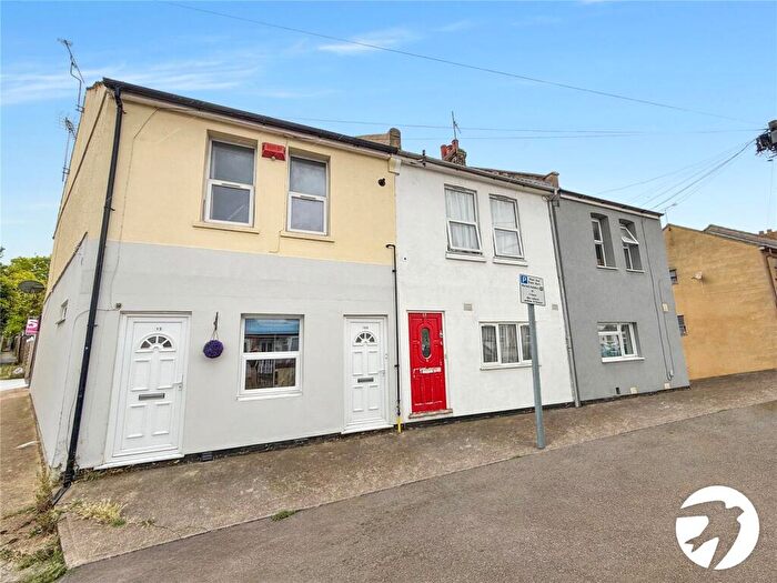 1 Bedroom Maisonette To Rent In Coulman Street, Gillingham, Kent, ME7