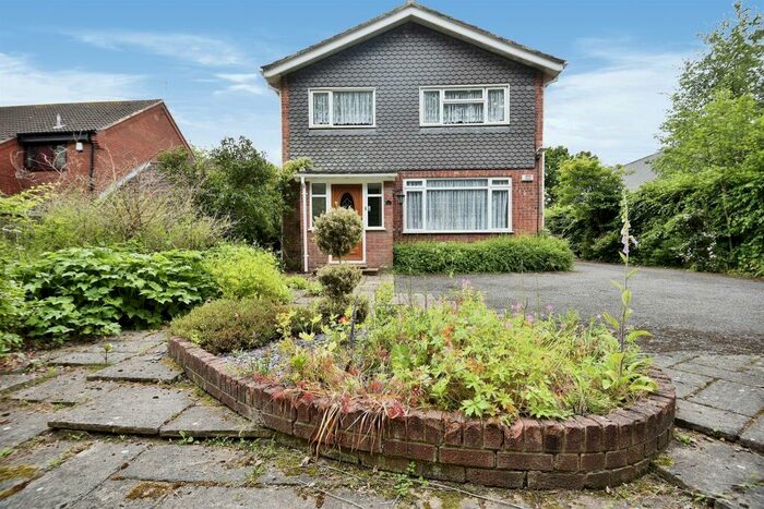 4 Bedroom Detached House For Sale In Norwich Road, Strumpshaw, Norwich, NR13