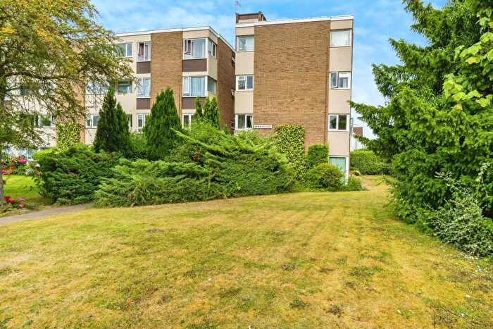 2 Bedroom Apartment To Rent In Kimbolton Road, Bedford, MK40
