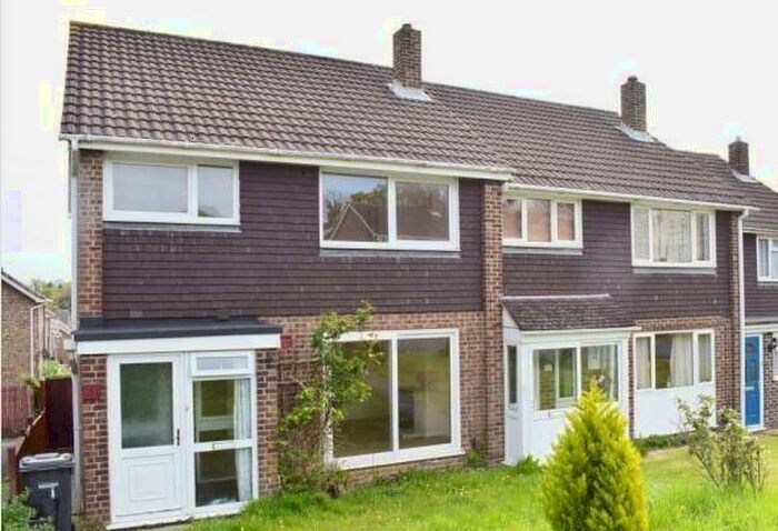 3 Bedroom Semi-Detached House To Rent In Reeves Way, Burlesdon, SO31