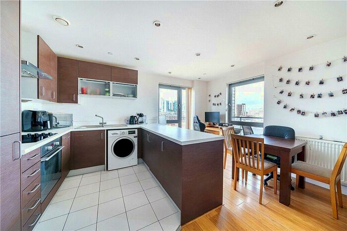 2 Bedroom Apartment To Rent In Wilson Tower, Christian Street, London, E1