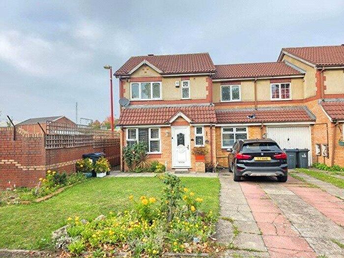 3 Bedroom End Of Terrace House For Sale In Wolseley Street, Bordesley, Birmingham, West Midlands, B9