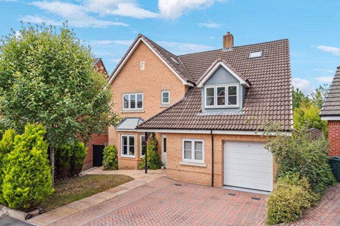 6 Bedroom Detached House For Sale In Red Kite Way, High Wycombe, HP13