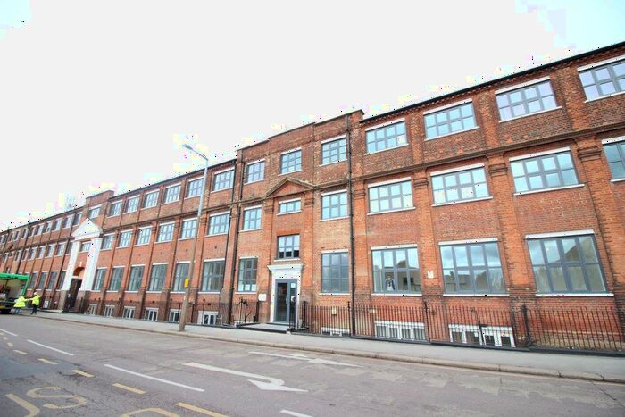 1 Bedroom Flat To Rent In Whippendell Road, Watford, WD18