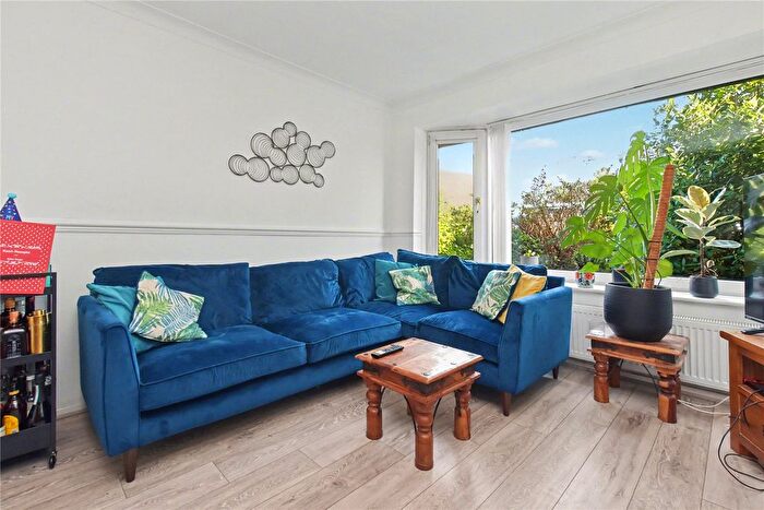 4 Bedroom Bungalow For Sale In Eden Gardens, Leeds, West Yorkshire, LS4