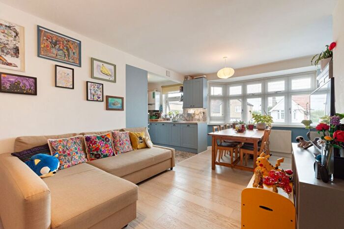 2 Bedroom Maisonette For Sale In Rochester Close, Sidcup, DA15