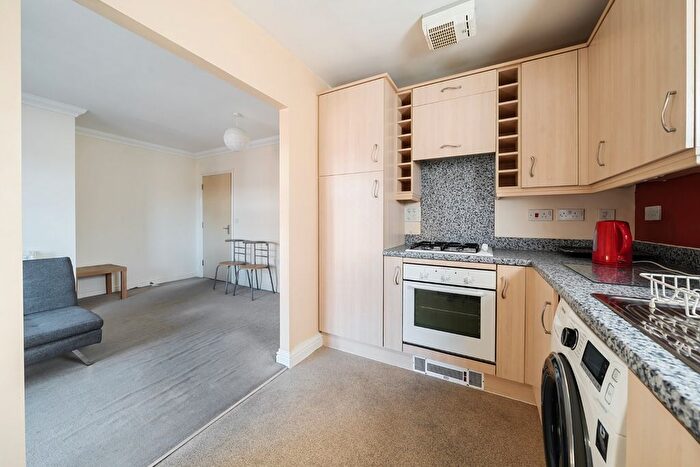 2 Bedroom Flat For Sale In Causton Gardens, Eastleigh, Hampshire, SO50