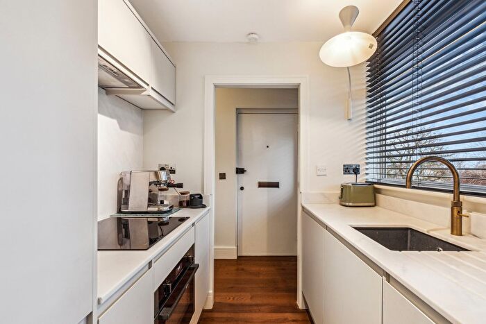 1 Bedroom Flat To Rent In South Court, Kersfield Road, SW15