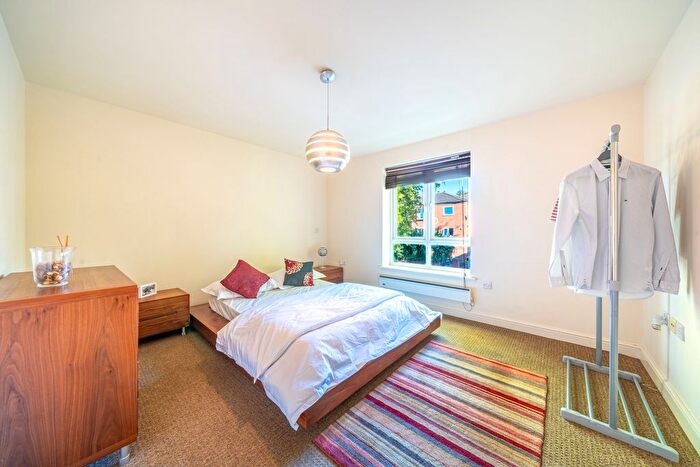 2 Bedroom Flat For Sale In Cranmer Street, Nottingham, NG3