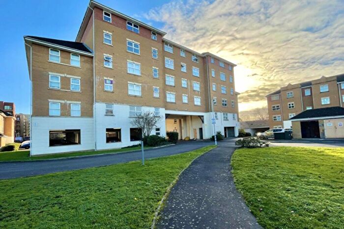 1 Bedroom Flat To Rent In Pickford Gardens, SL1