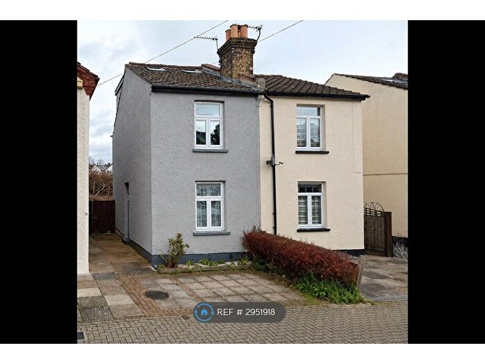 4 Bedroom Semi-Detached House To Rent In Newbury Road, Bromley, BR2