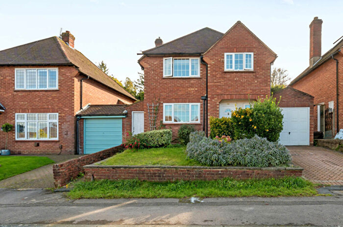 3 Bedroom Detached House For Sale In High View Road, Guildford, Surrey, GU2