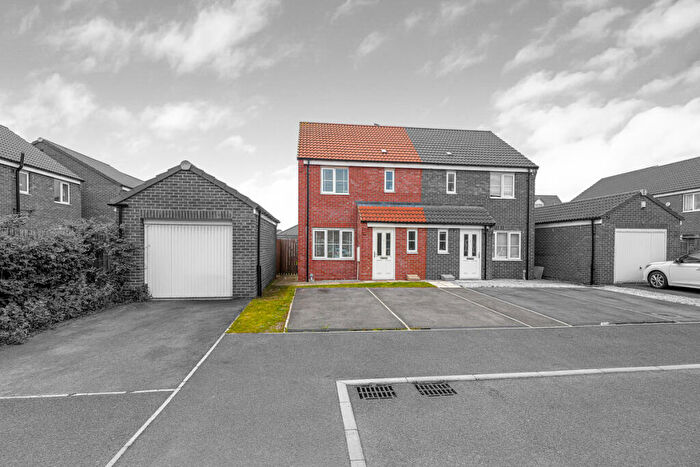 3 Bedroom Semi Detached House For Sale In Pershore Drive, Harworth, DN11