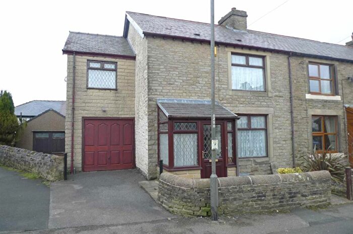 3 Bedroom End Of Terrace House To Rent In Kings Road, Buxton, SK17