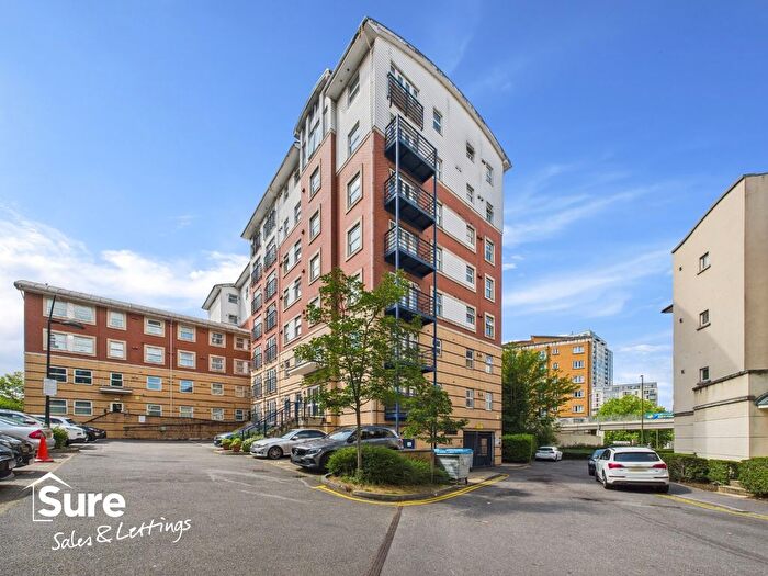 2 Bedroom Flat To Rent In The Spires, Selden Hill, Hemel Hempstead, Hertfordshire, HP2