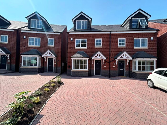3 Bedroom Semi-Detached House To Rent In Millstones Court, BlackHeath, Halesowen, West Midlands, B62