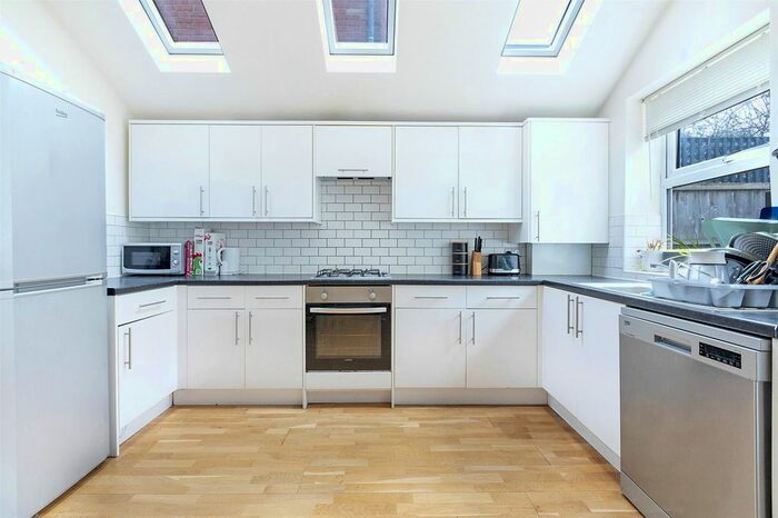 3 Bedroom Flat To Rent In Chapter Road, London, NW2