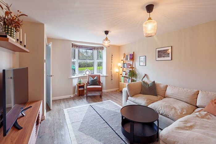 3 Bedroom Semi Detached House For Sale In Bacchus Lane, Milton Keynes, MK11