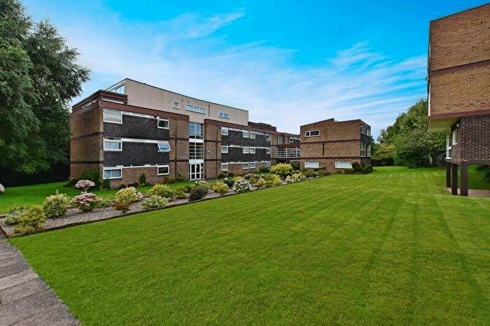 2 Bedroom Apartment For Sale In Wolverhampton Rd- Yr Leasehold Apt, Oldbury, B68