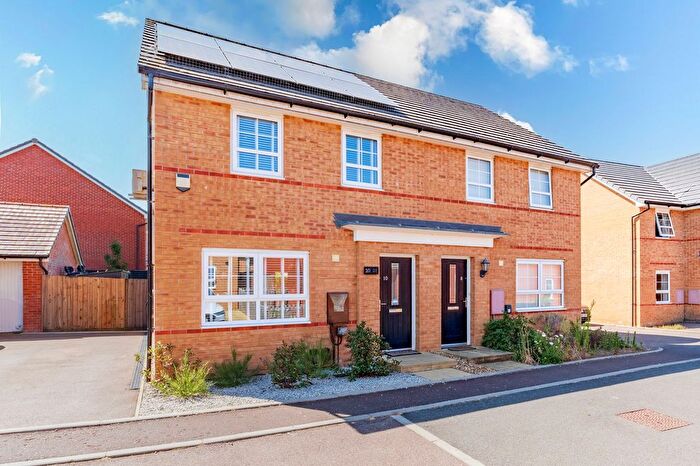 3 Bedroom Semi-detached House For Sale In Viking Drive, Griston, IP25