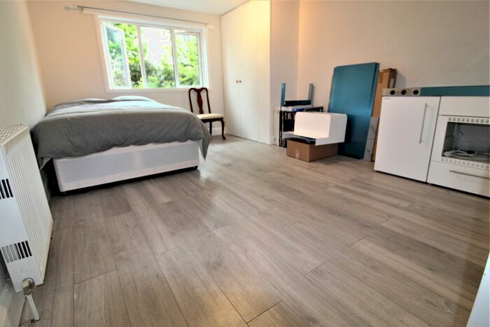 Studio To Rent In Burnley Road, Dollis Hill/Willesden, NW10