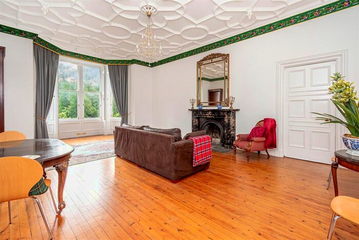 2 Bedroom Flat For Sale In Inzievar House, Oakley, KY12