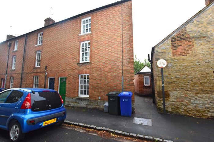 2 Bedroom End Of Terrace House To Rent In Church Lane, Bicester, Oxfordshire, OX26