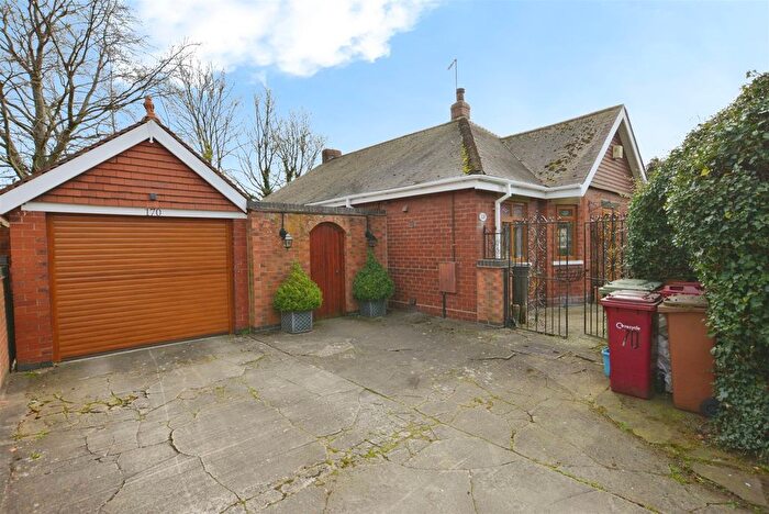 2 Bedroom Detached Bungalow For Sale In Ashby Road, Scunthorpe, DN16