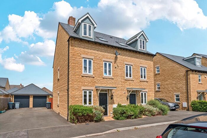 3 Bedroom Semi-Detached House For Sale In Empire Drive, Carterton, Oxfordshire, OX18