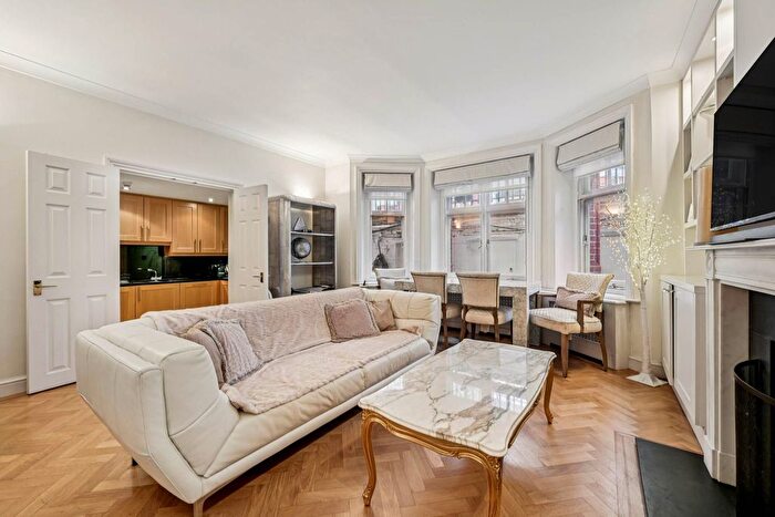 2 Bedroom Flat For Sale In Wilbraham Place, Sloane Square, SW1X