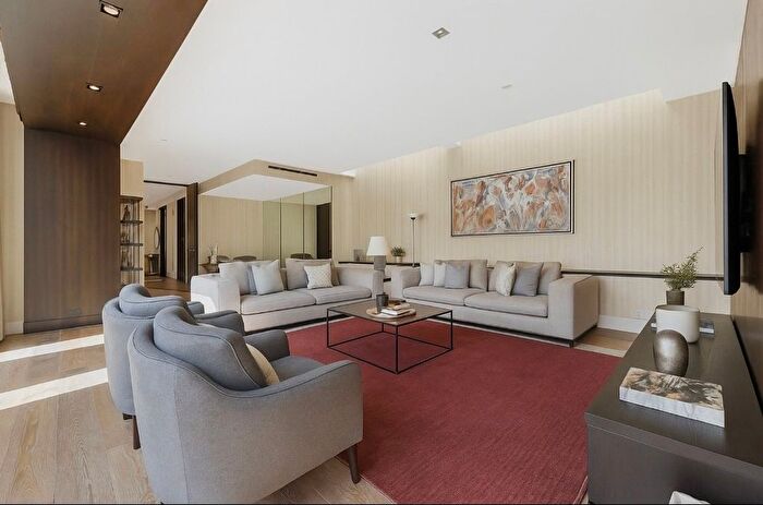 3 Bedroom Flat For Sale In Catherine Place, London, SW1E