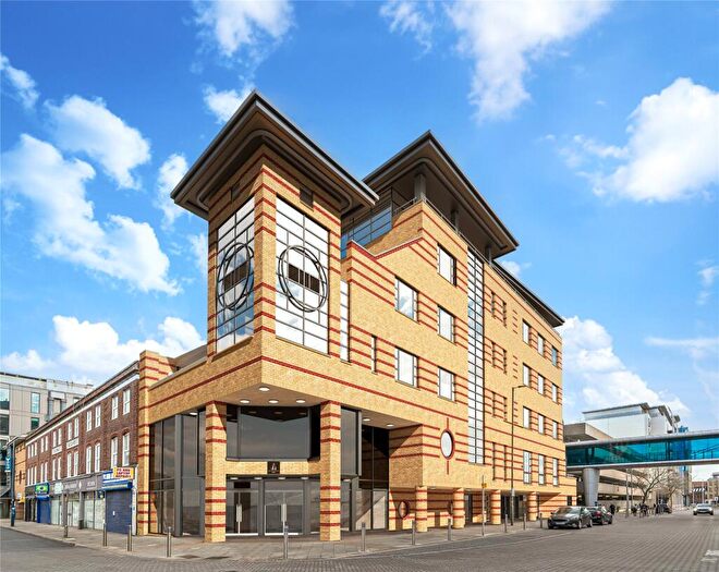1 Bedroom Flat For Sale In Church Street East, Woking, Surrey, GU21