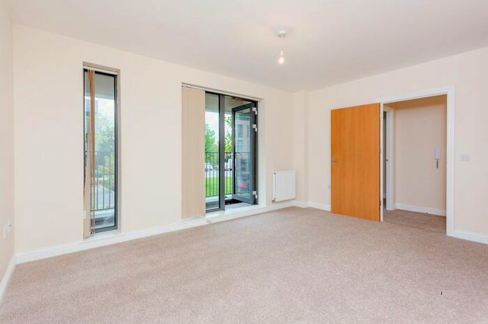 3 Bedroom Flat To Rent In Charcot Road, London, NW9