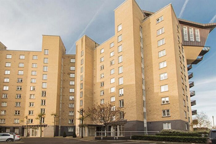 2 Bedroom Apartment To Rent In Millennium Harbour, Westferry Road, London, E14