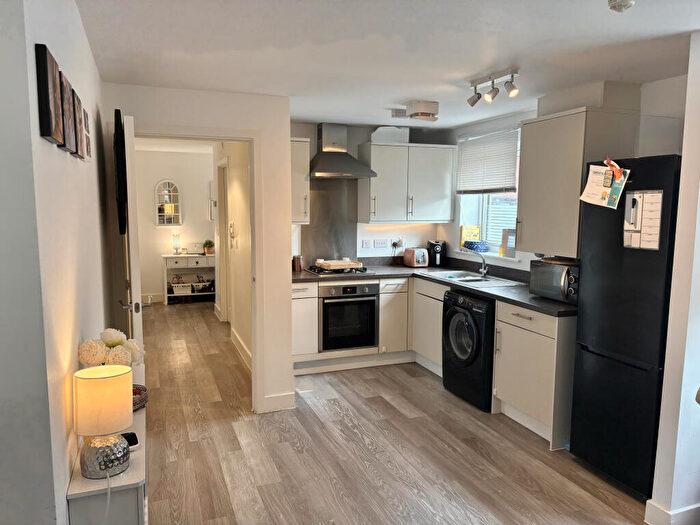 2 Bedroom Flat For Sale In Nuffield Way, Basingstoke, Hampshire, RG24