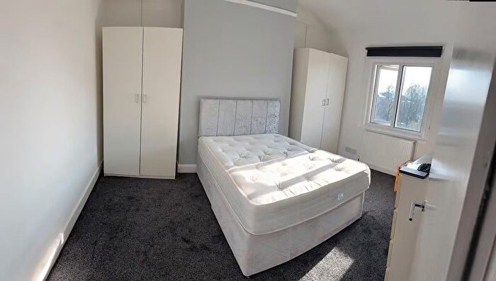 1 Bedroom Flat To Rent In Camden Park Road, London, NW1