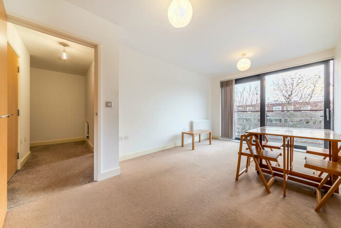 1 Bedroom Apartment To Rent In Aragon Court, Hotspur Street, Kenington Park Square, London, SE11