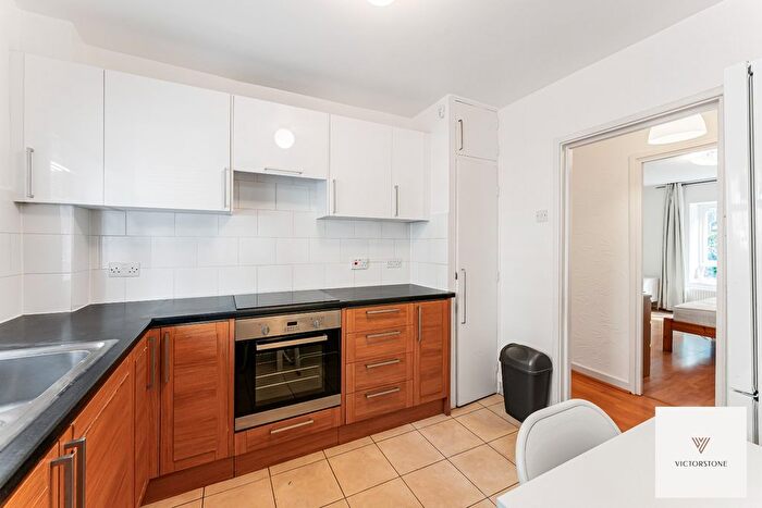 3 Bedroom Flat To Rent In Catherwood Court, Murray Grove, London, N1