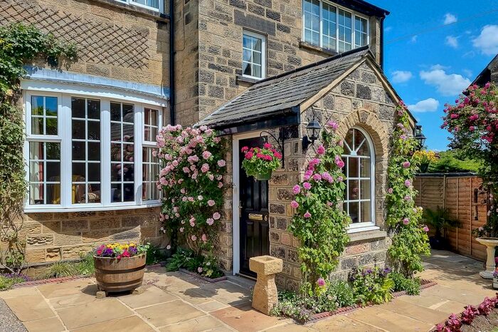 4 Bedroom Detached House For Sale In Tentergate Lane, Knaresborough, HG5
