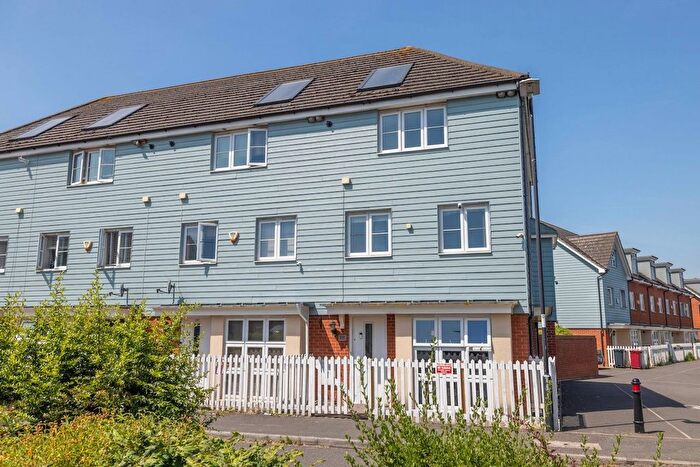 5 Bedroom Terraced House For Sale In Eltham Avenue, Slough, SL1