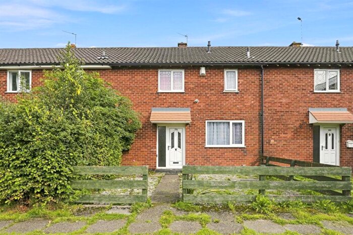 3 Bedroom Terraced House For Sale In Warwick Road, Macclesfield, SK11