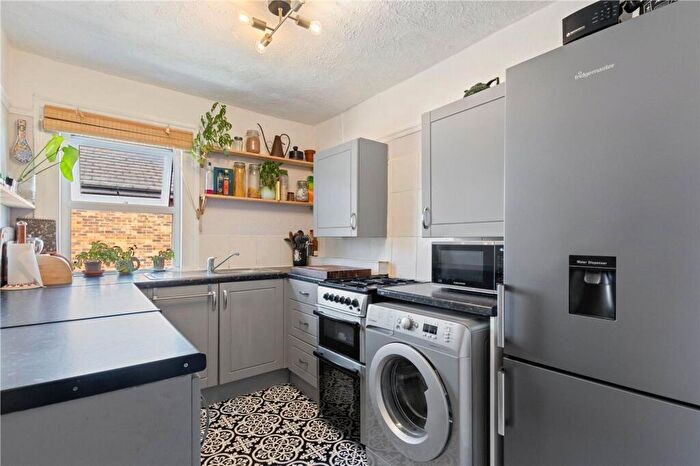 1 Bedroom Flat For Sale In Victoria Drive, Bognor Regis, PO21