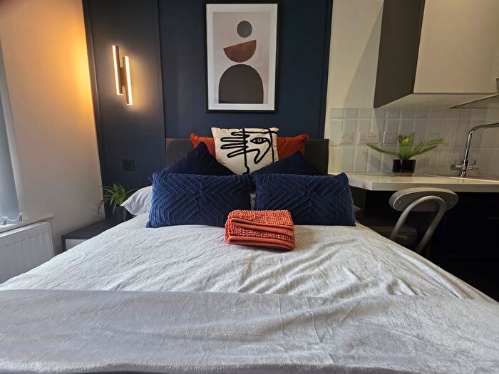 1 Bedroom Studio To Rent In Clarendon Road, Luton, Bedfordshire, LU2