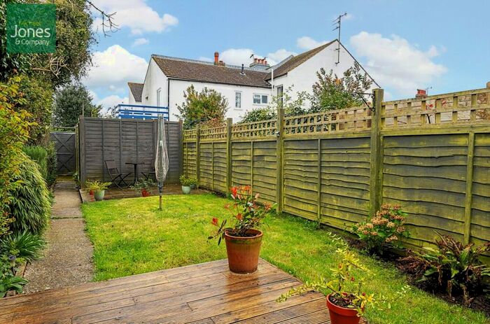 2 Bedroom Property To Rent In South Farm Road, Worthing, West Sussex, BN14