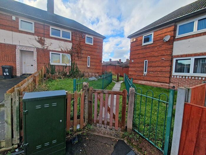 3 Bedroom Semi Detached House For Sale In Braybrooke Road, Leicester, LE4